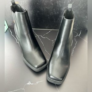 MIA Dru Platform Chelsea Boot (Women’s)